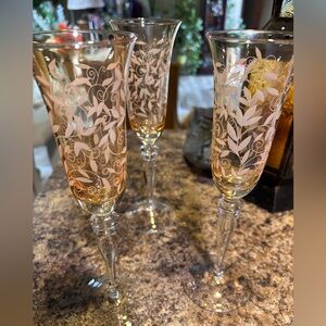 Elegant Gold Champagne Flutes